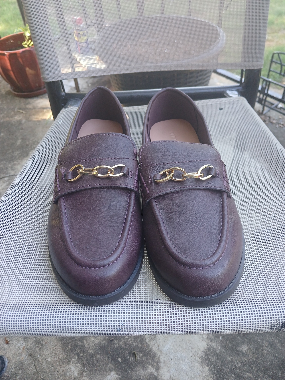 Old Navy Women's Maroon Loafers with Gold Chain Accent